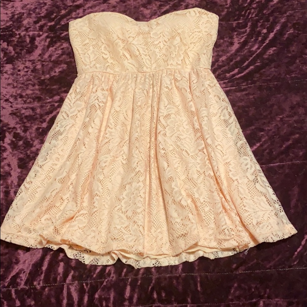 Casual strapless dress!